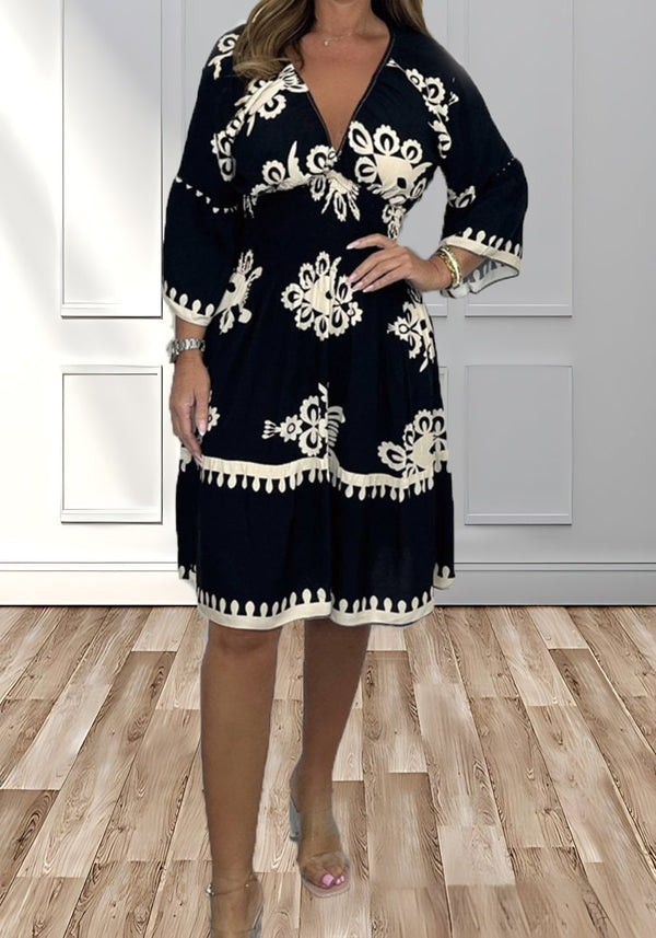 Everyday Classic V-Neck Printed Dress